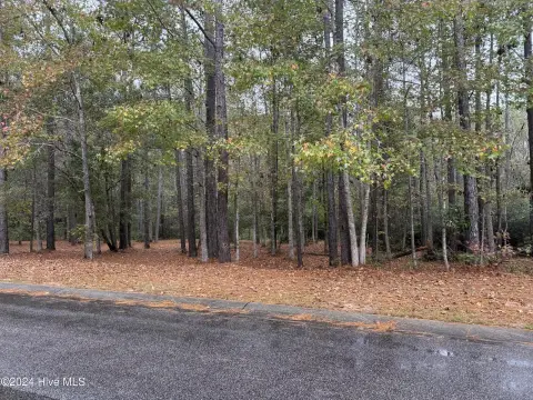 Residential Building Lot in Planned Community