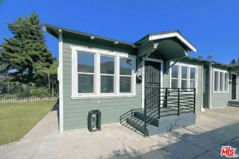 West Adams Triplex with Vacant Unit