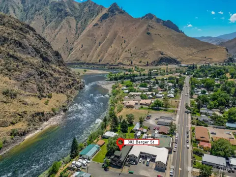 Tri-Plex at Lone Pine Lodge