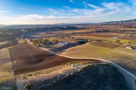 Agricultural Land with Covered Storage