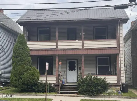 Triplex with Recent Roof Improvements