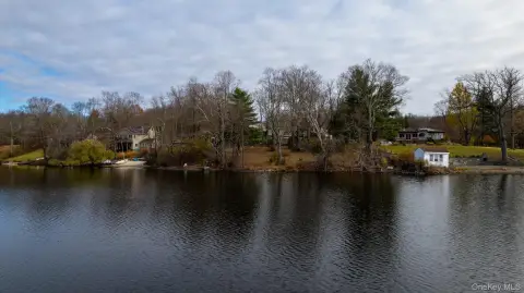 Lakefront Property on Round Lake