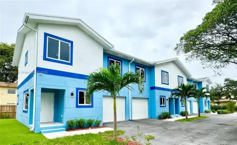 Newer Fort Lauderdale Fourplex Townhomes