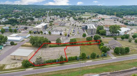Commercial Land with Water Availability