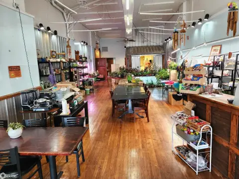 Mixed-Use Building with Restaurant Space