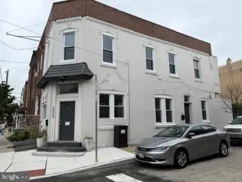 Corner Duplex with Custom Interiors
