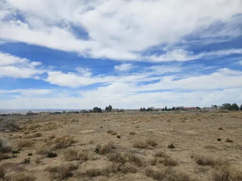 Albuquerque Land with Mountain Views