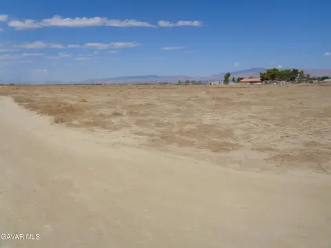 Palmdale Land Parcel For Sale