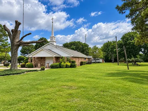 Church Facility With Multipurpose Building