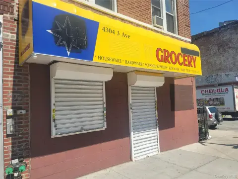 Corner Grocery and Convenience Store