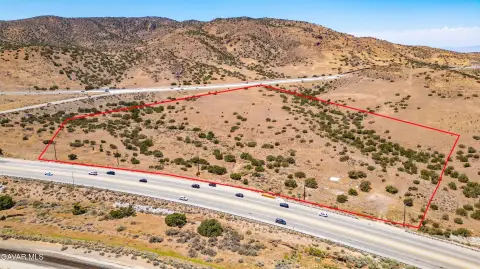 Palmdale Land Near Freeway