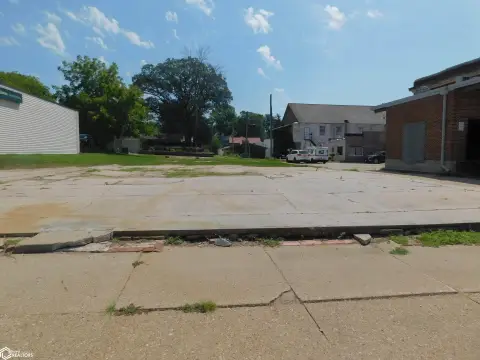Level Commercial Lot with Alley Access