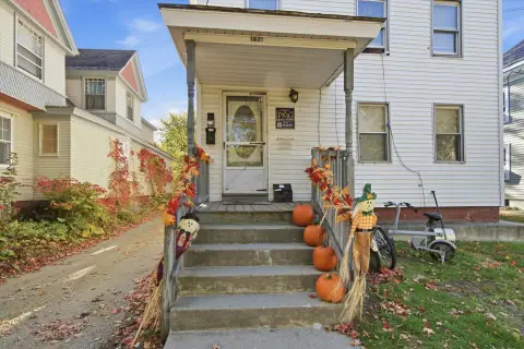 Triplex with Shared Laundry