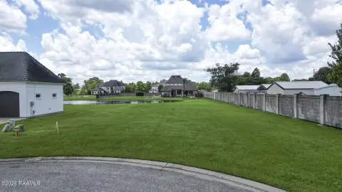 Waterfront Residential Cul-de-Sac Lot
