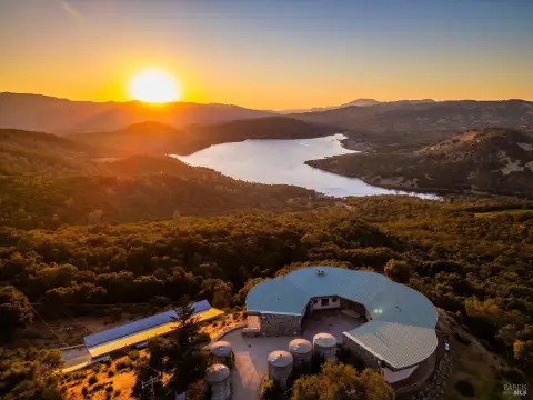Napa Valley Vineyard Estate