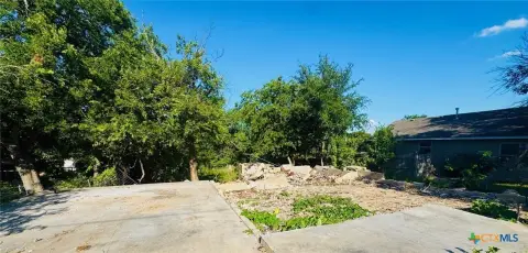 Residential Lot in Established Neighborhood