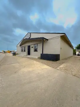 Office Units With Enclosed Offices
