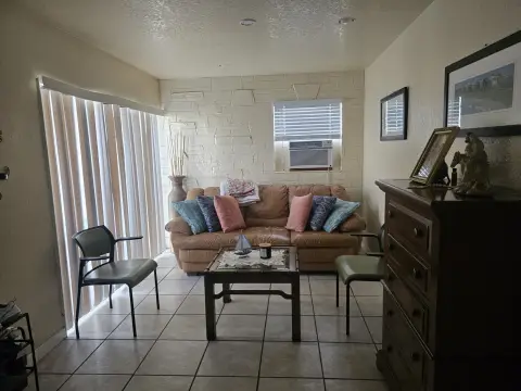 Hollywood, FL Duplex For Sale