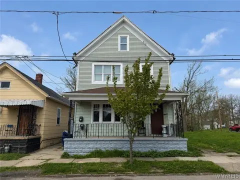 Buffalo Triplex Near Central Terminal