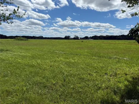 Level Residential Lake Lot