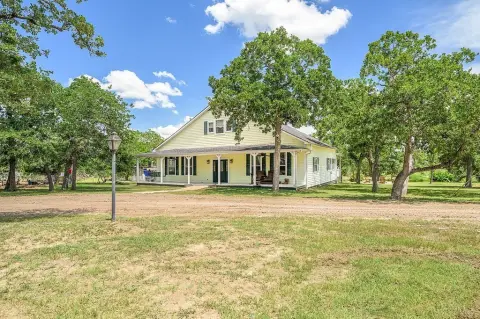 Fayetteville Acreage with Spacious Home