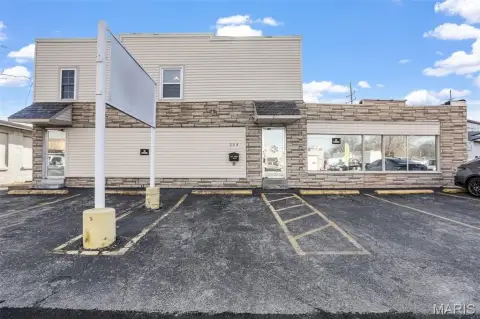 Versatile Multi-Use Building For Sale