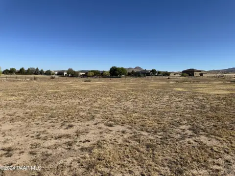Level Parcel in Established Neighborhood