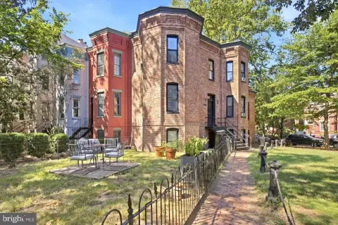 Duplex with Private Roof Deck