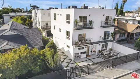 Modern Multifamily Building in Los Angeles
