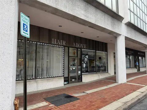 Established Salon Space in Glen Cove
