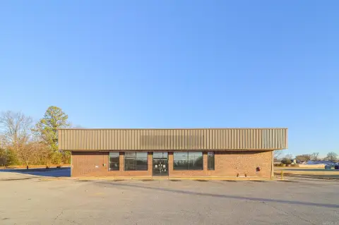 Commercial Building For Lease
