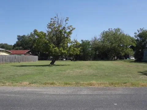 Residential Lot Near Downtown Weimar