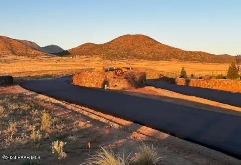 Residential Land in Ventura Ranch