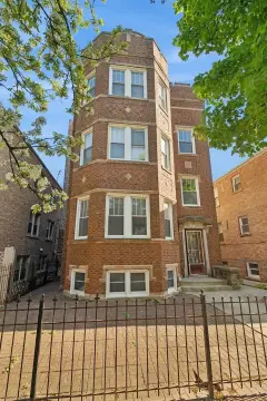 Jumbo 3-Flat Near Warren Park
