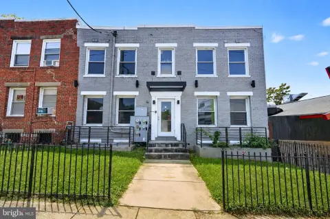 Renovated 2-Unit Duplex
