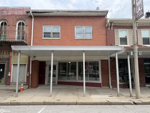 Mixed-Use Storefront with Upper-Level Space