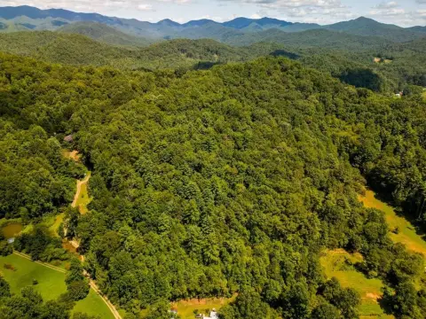 Unrestricted Mountain Land with Easement