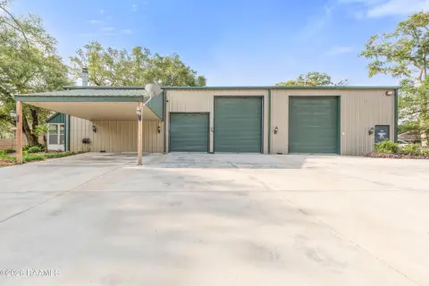 Riverfront Mixed-Use Property in Maurice