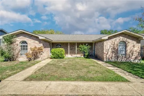 Duplex with Private Fenced Yards
