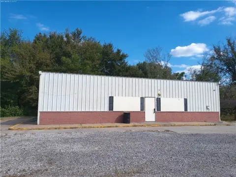 Convenience Store with Equipment