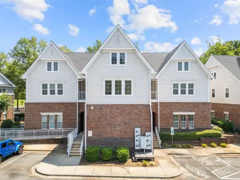 Davidson Office Space with Customization