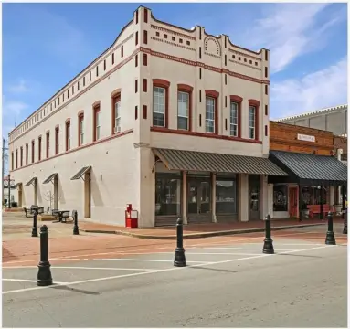 Revitalized Lewisville Retail/Office Space