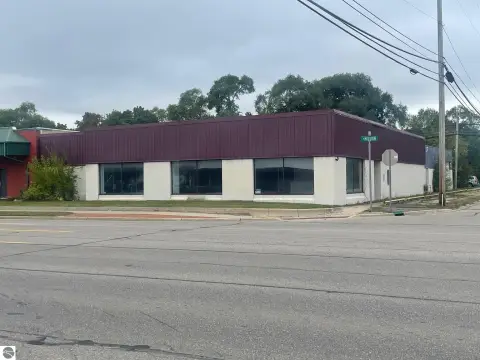 Commercial Building with Cannabis Zoning