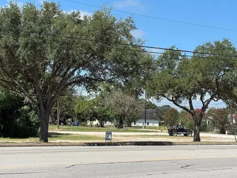 Commercial Land in Eagle Lake