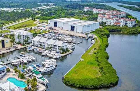 Spacious Lot Near Beaches