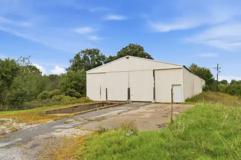 Warehouse with Fenced Acreage