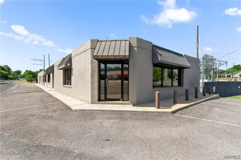 Flex Space with Fenced Yard