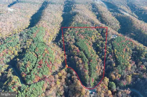 22 Acres in Ashton Woods