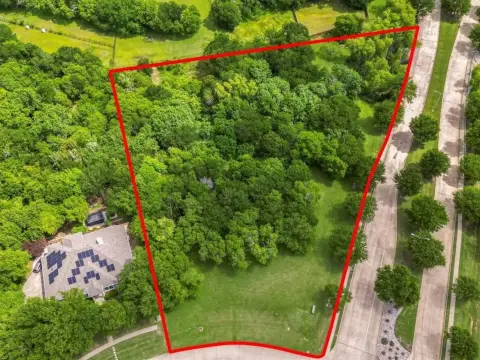 Lake Ridge Acreage in Cedar Hill