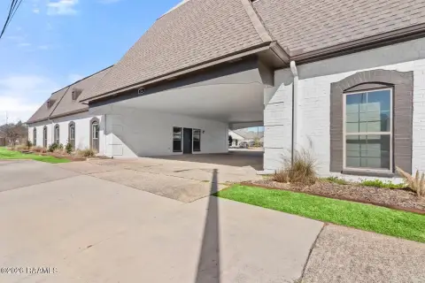 Updated Office Space on Verot